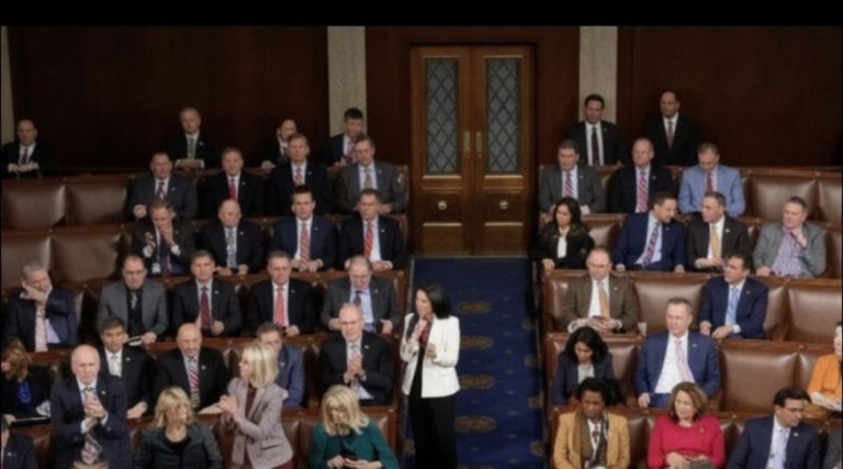 Republican senator passes away in Senate chamber