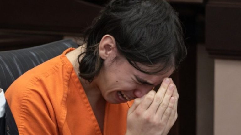 Luigi Mangione crying in court during hearing