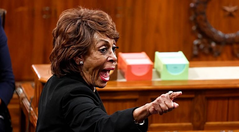 Maxine Waters pointing and shouting in Congress