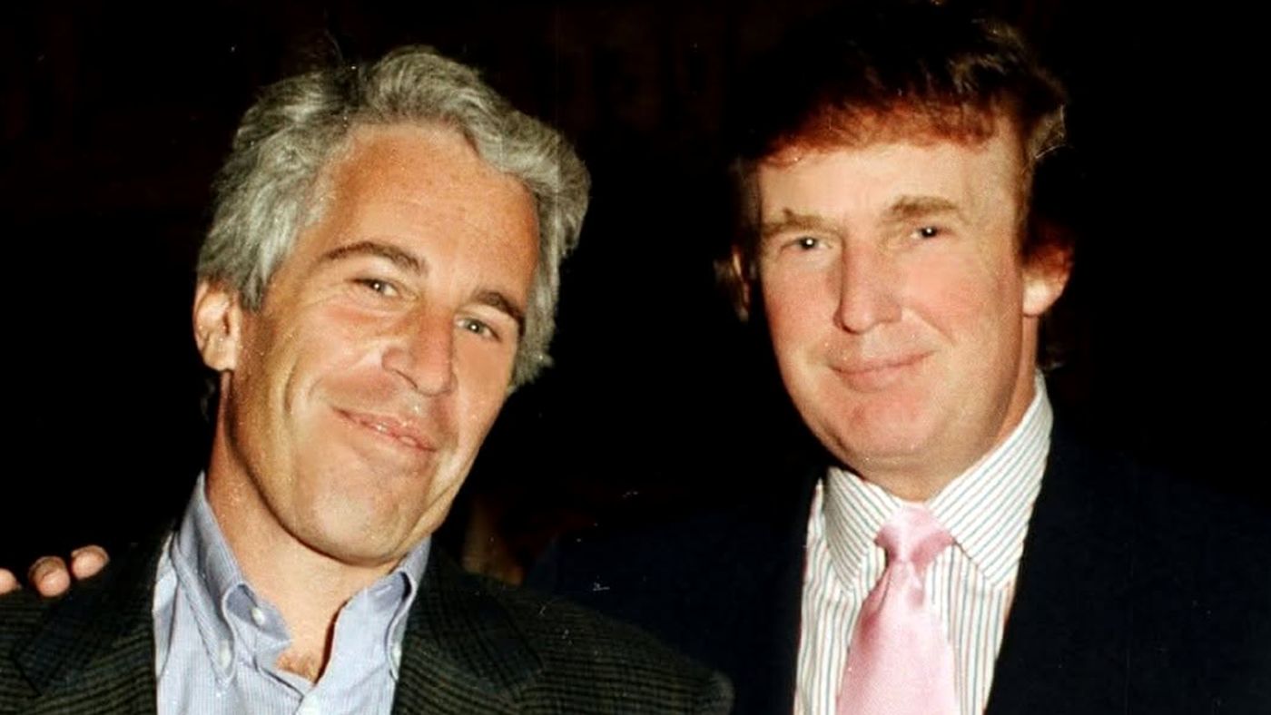 Donald Trump and Jeffrey Epstein posing together