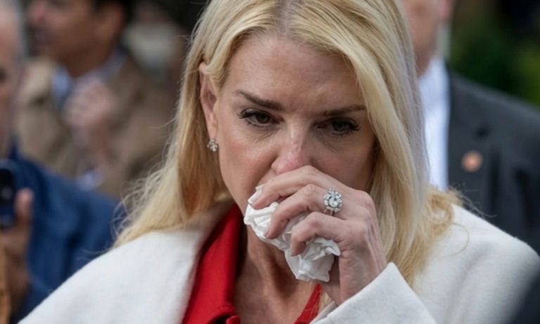 30🅰️ Minutes ago in Florida, Pam Bondi was confirmed as…