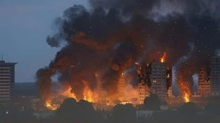 2 hours ago! In 2 minutes, a US international airport was completely destroyed!